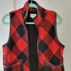 Fuzzy plaid vest with pockets